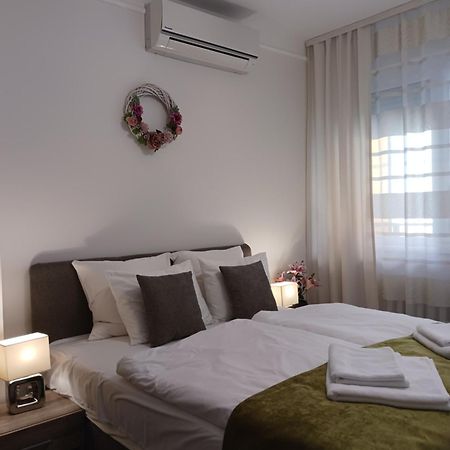 Corner Apartment Будапеща Екстериор снимка