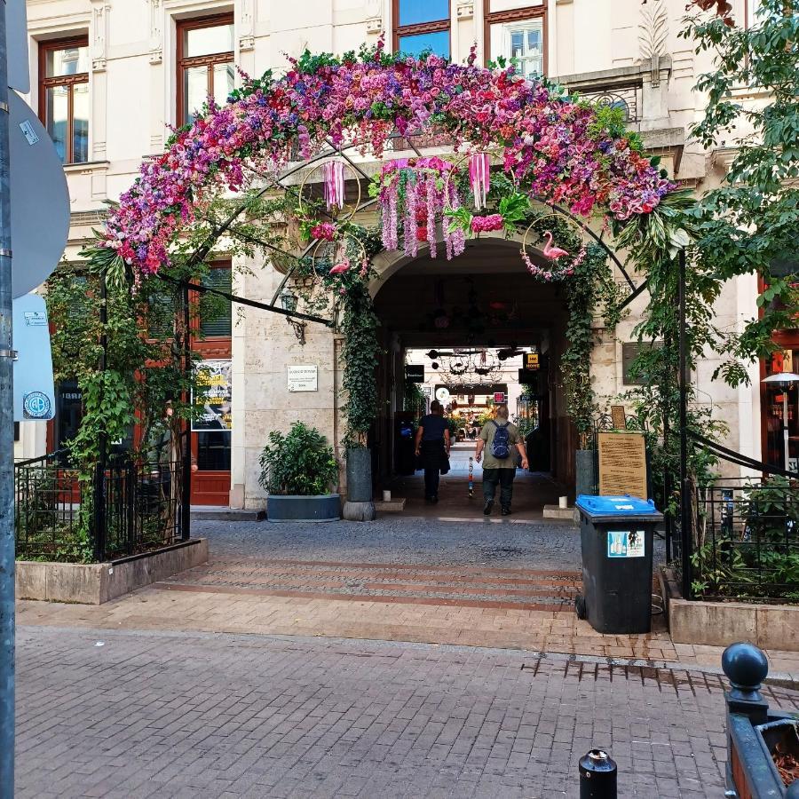 Corner Apartment Будапеща Екстериор снимка