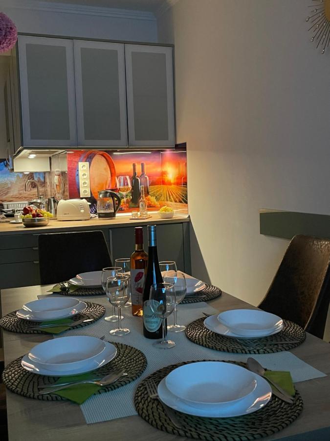 Corner Apartment Будапеща Екстериор снимка